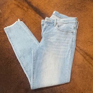 Lucky Brand Light Wash Cropped Jeans